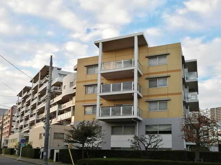 リーセントヒルズ・パークフロントエーデルワイスコート(E棟) 外観