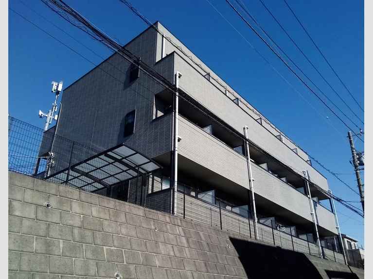 アンプルールフェール横浜子安台 外観