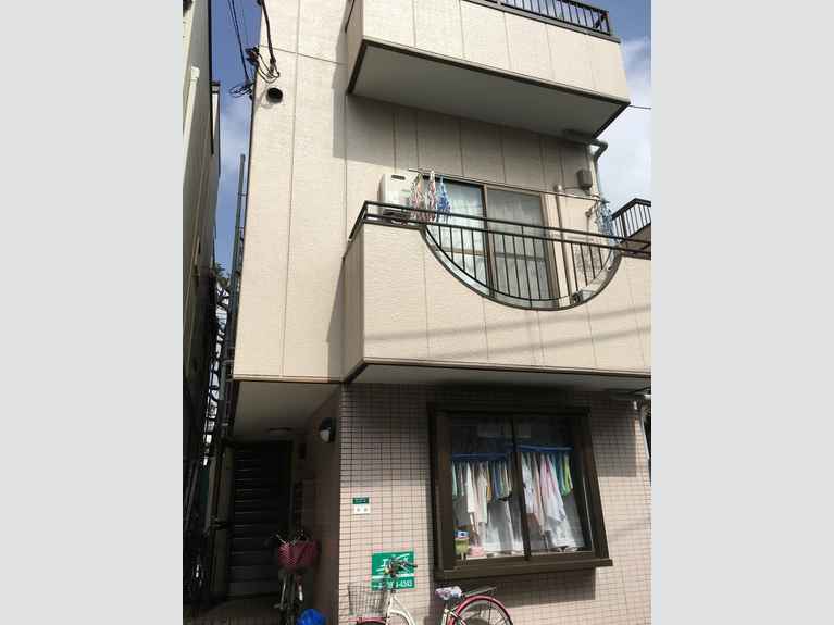 シャレード 外観