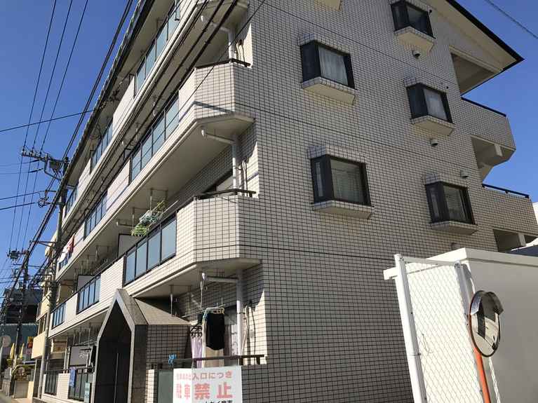 新潮通一番館 外観