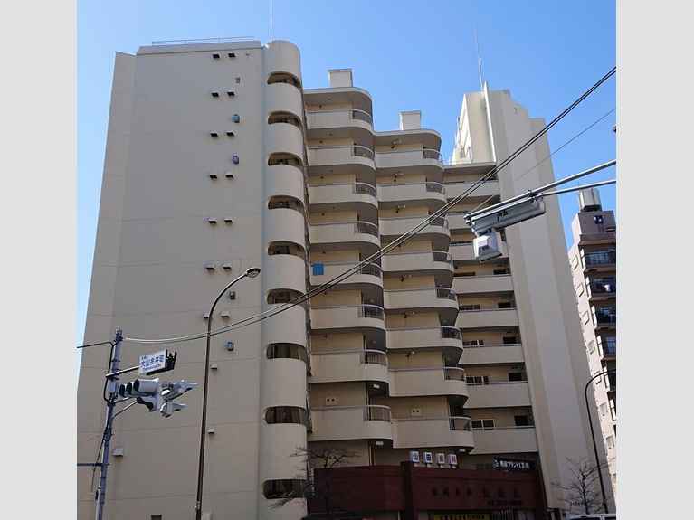 ローヤルハイツ 外観