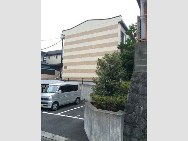 レオパレスアルファード 外観