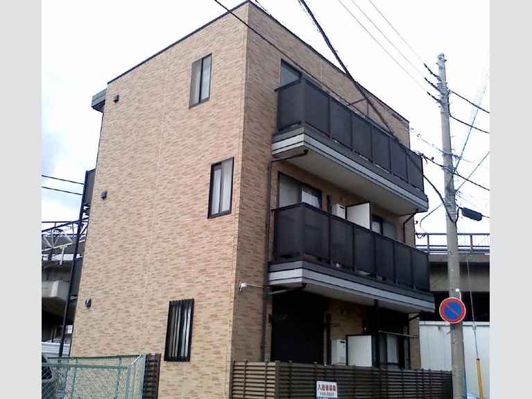セレ大倉山 外観