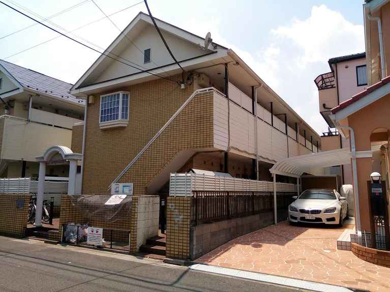 レオパレスブルーリバー 外観