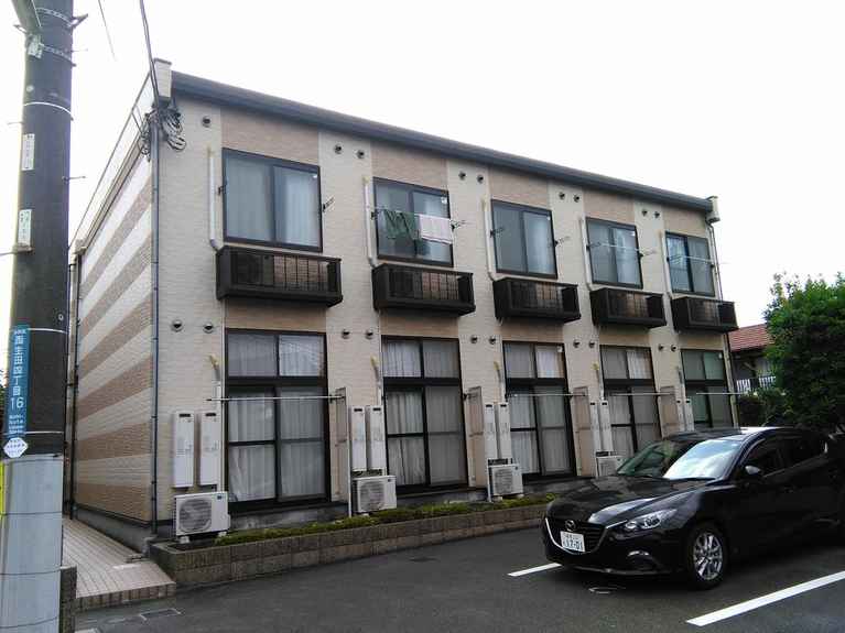 レオパレスカサベルデ 外観
