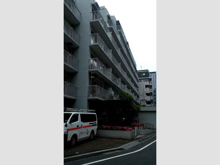 西新宿ハウス 外観
