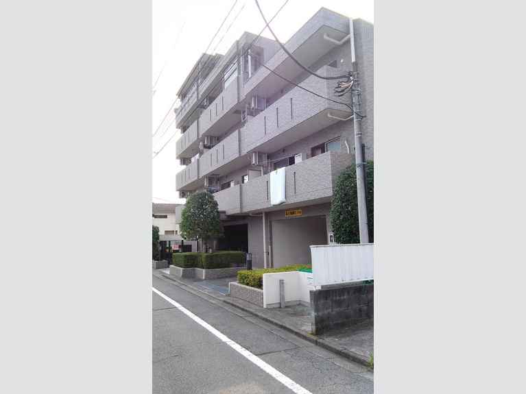 ファミーユ中町 外観