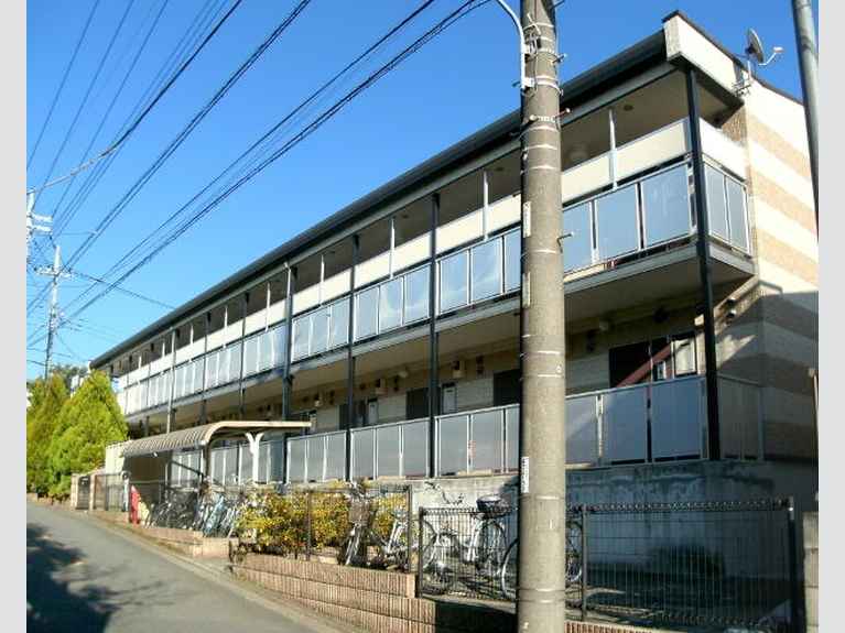 レオパレス緑町 外観
