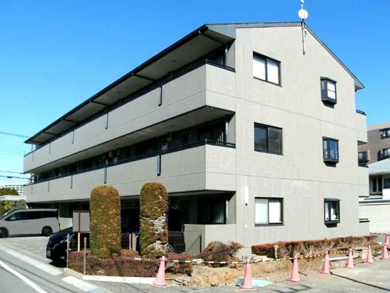 ドミール岩渕III 外観