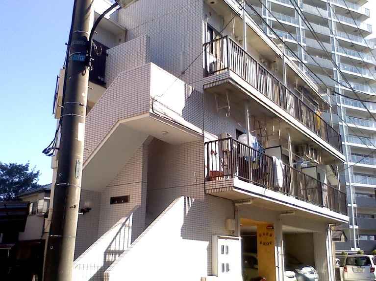 TAPTOPヤマザキ 外観