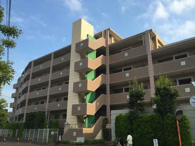 ヴィナロス横濱中田カレンティーナ 外観