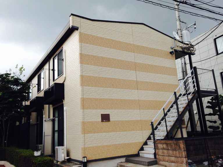 レオパレスプレミール 外観