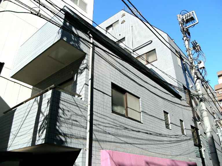 ウエスト市川 外観