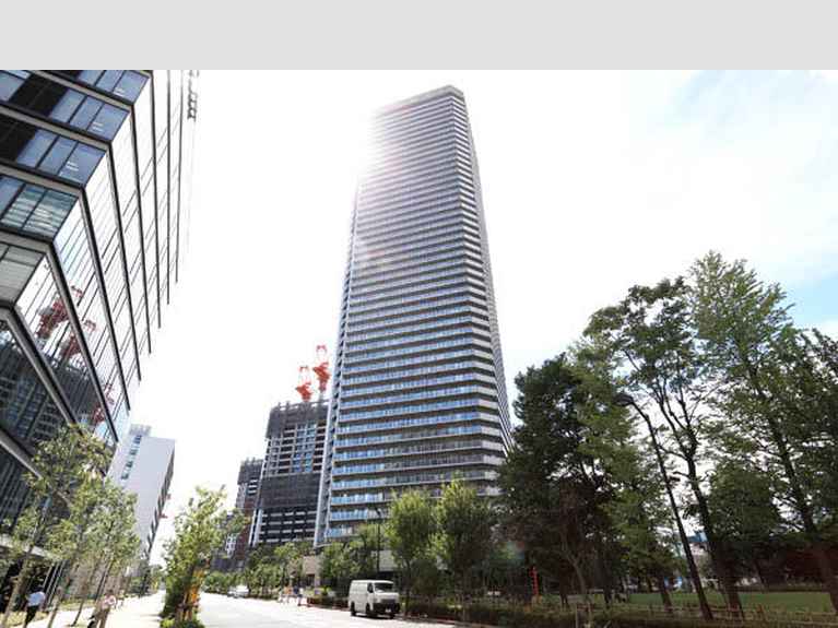 DEUX TOURS WEST 外観