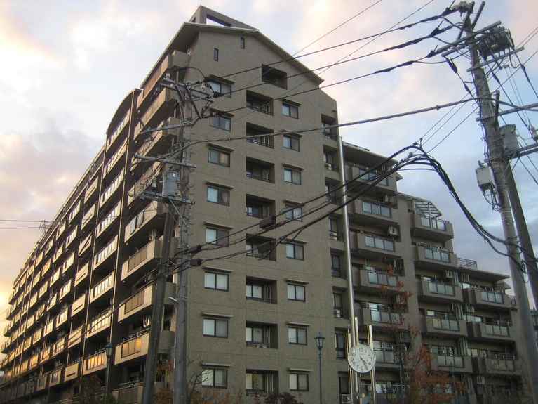 ルイシャトレ新横浜ガーデンスクウェア 外観