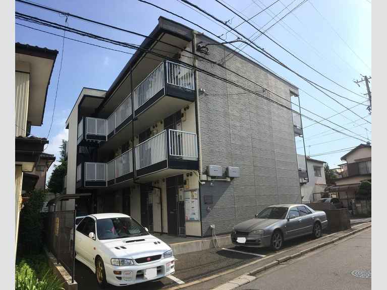 レオパレスKosmos 外観