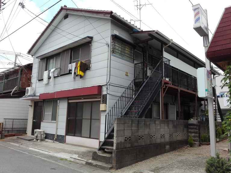 房間荘 外観