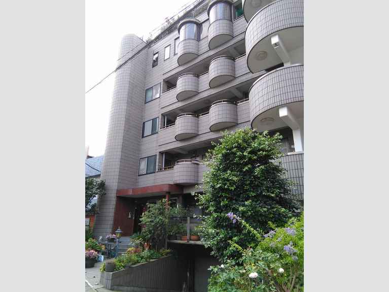 アールマンション 外観