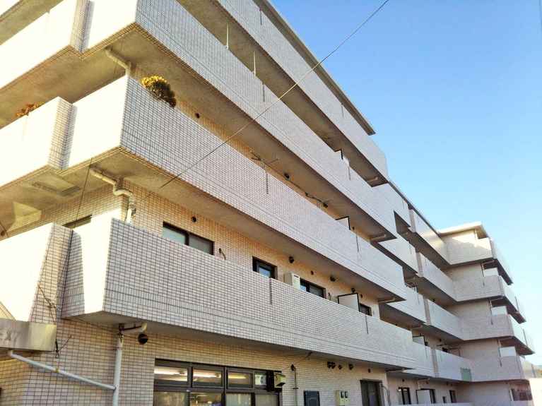 ロイヤルプラザ市川 外観