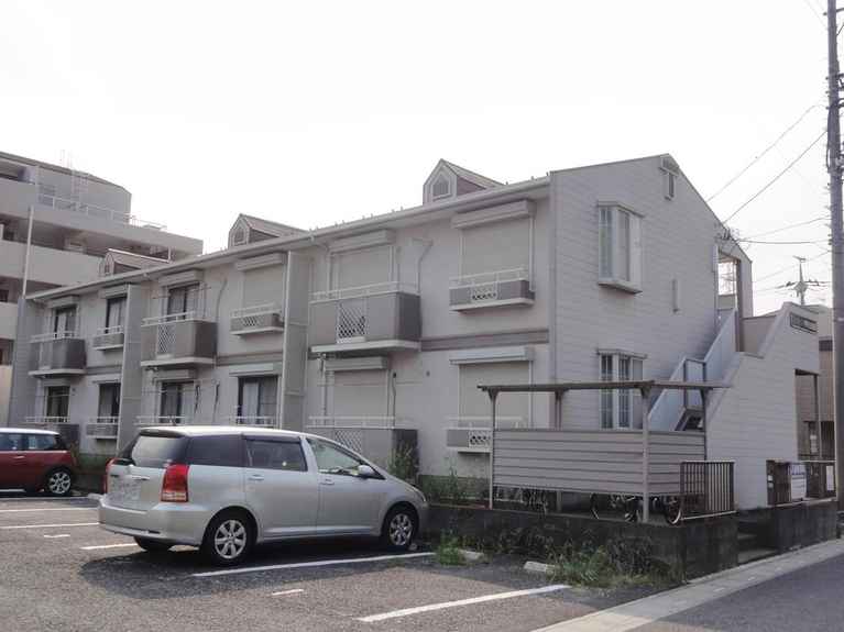 ファミーユ中村五番館 外観