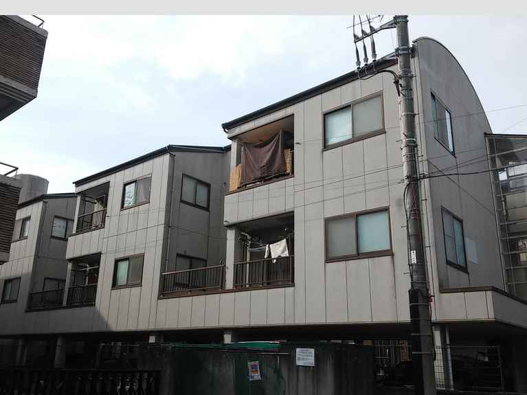 アイアン2 外観