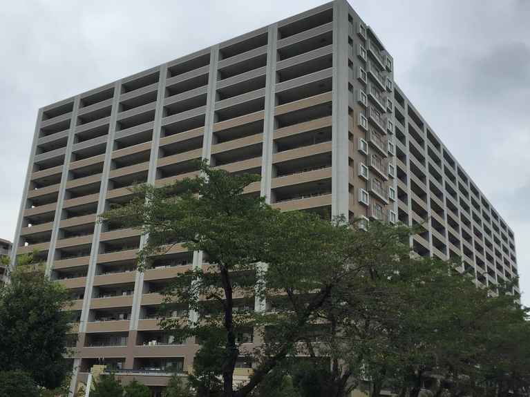 コンフォールスクエアさいたま新都心 外観