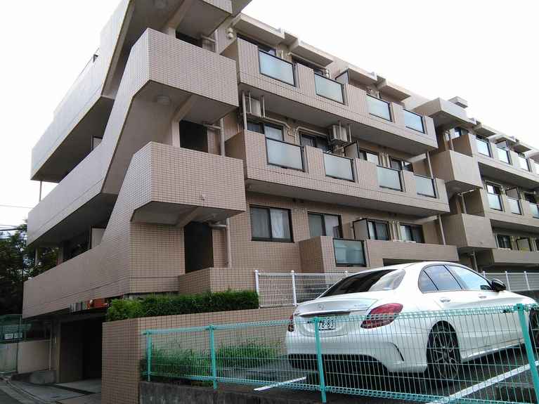 ロイヤルコート南林間 外観
