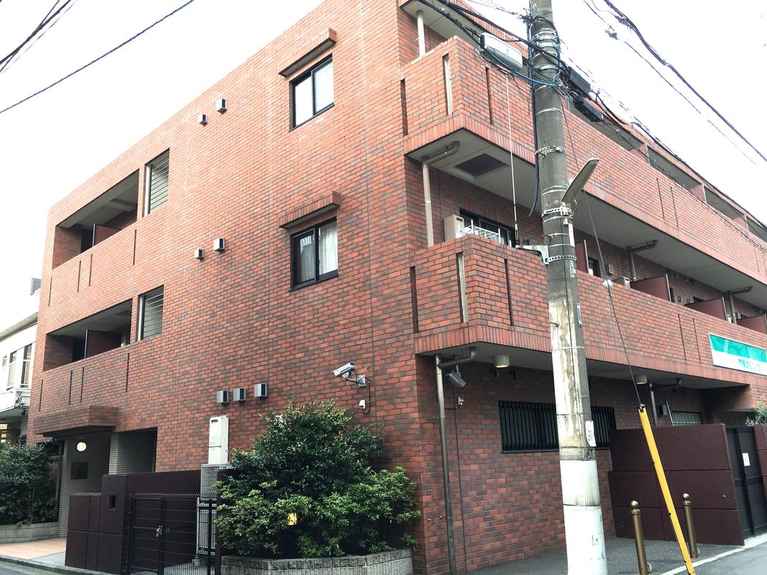 ラテルドムス 外観