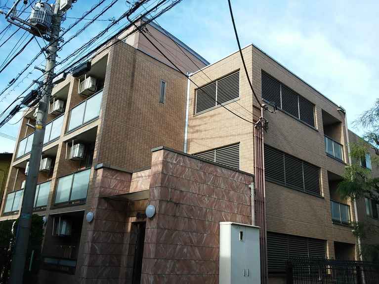 クリスタル・エイジ 外観