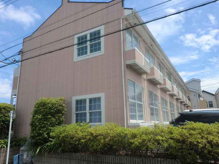 レオパレスばうはうす岡本 外観