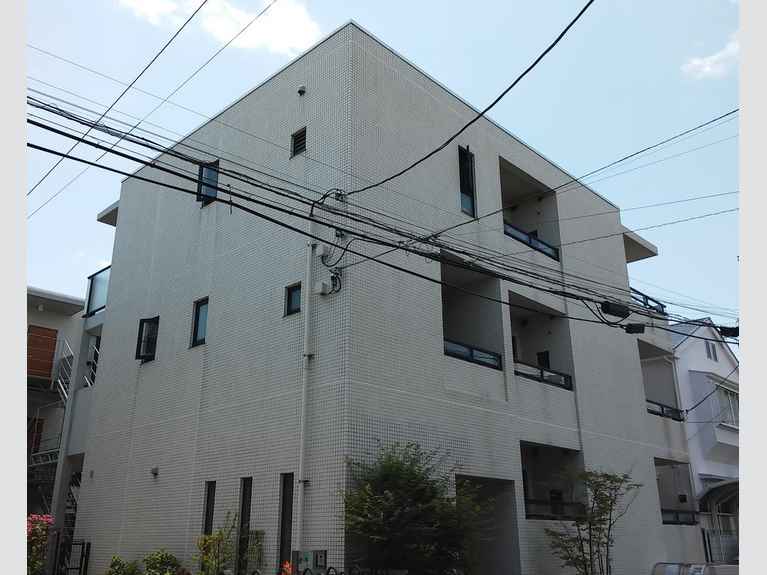 GRATES 外観