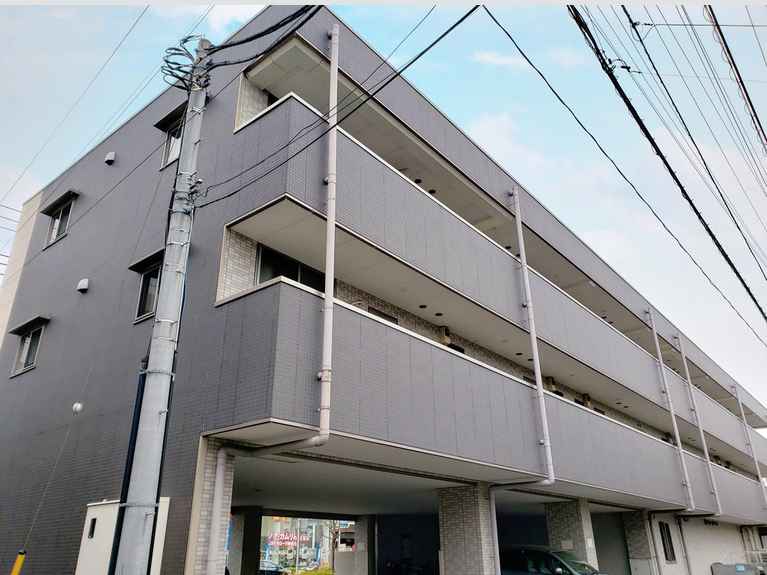  PELOUSE 外観