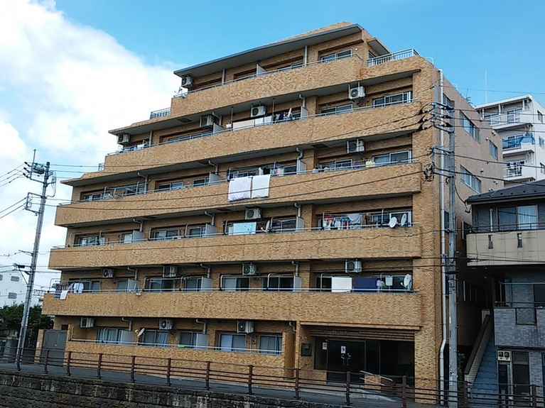 ライオンズマンション久米川 外観