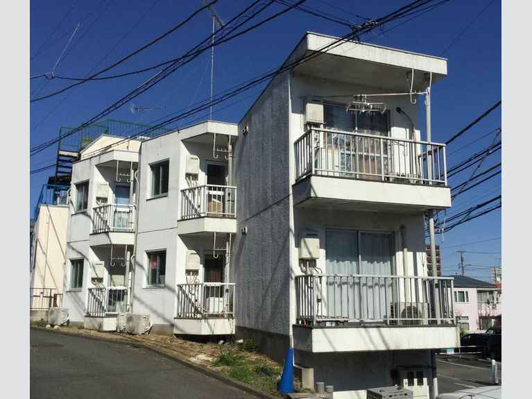 ヤングライフ霞ヶ関 外観