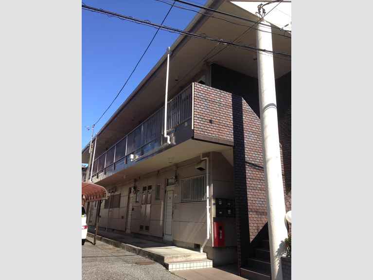 第一サンパレスコマザキ 外観