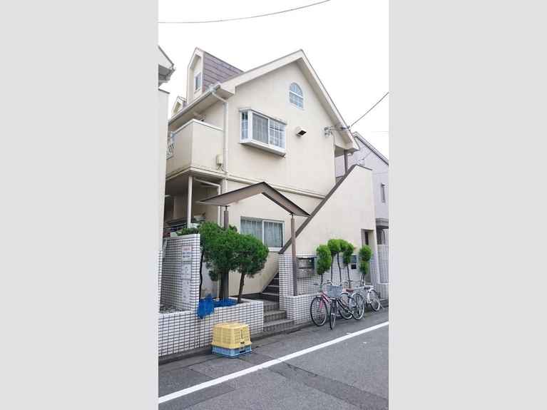 ラスール・イナIII 外観