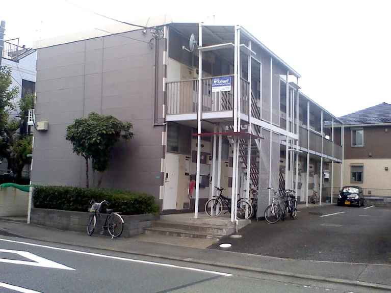 レオパレスコンフォール 外観