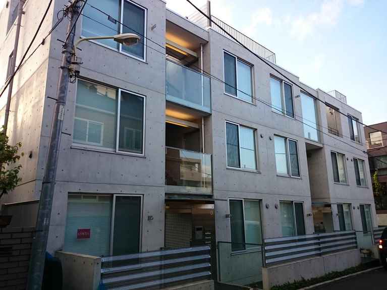 ModeliaBrut表参道 外観