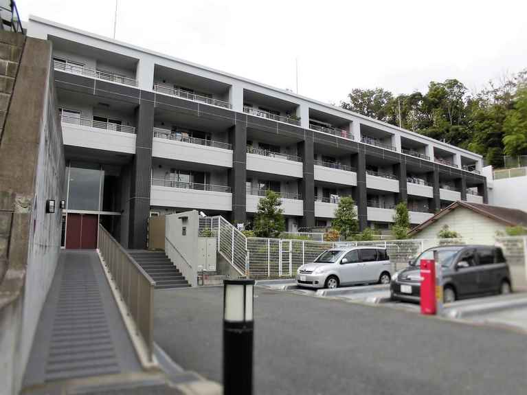 リステージ本郷台デュアルマークス 外観