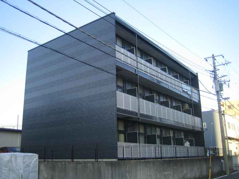レオパレスヒューゲル五番館 外観