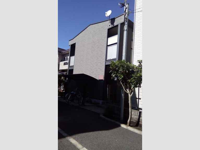 レオパレスセルーナ 外観