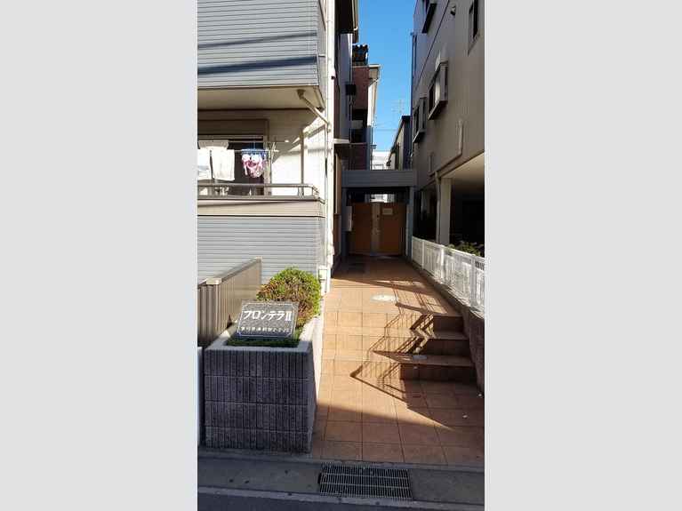 フロンテラ II 外観