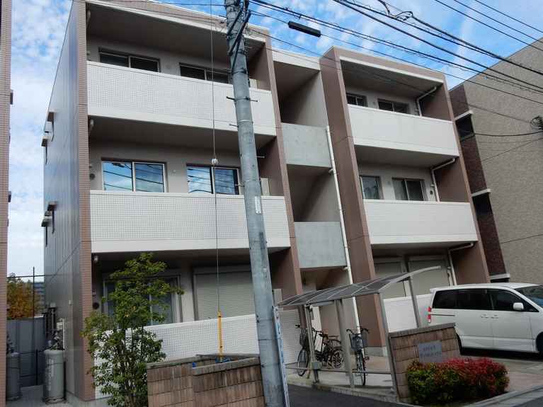 ルネスプリマヴェーラ EAST 外観