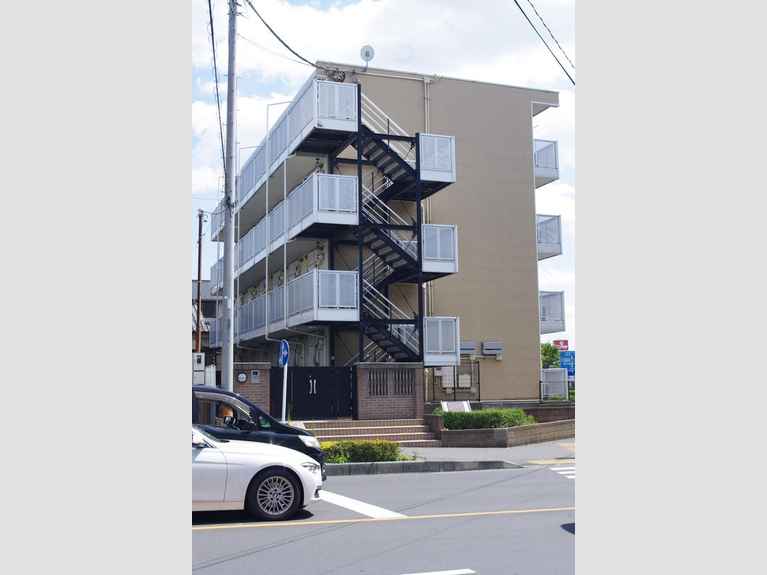 レオパレスアストライア 外観