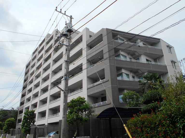 アデニウム京王堀之内 外観