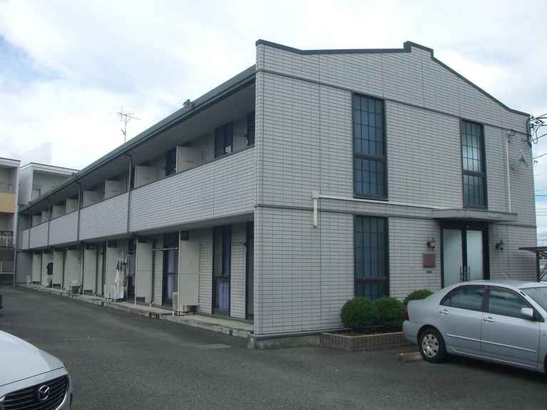 レオパレスシャンテ四之宮 外観