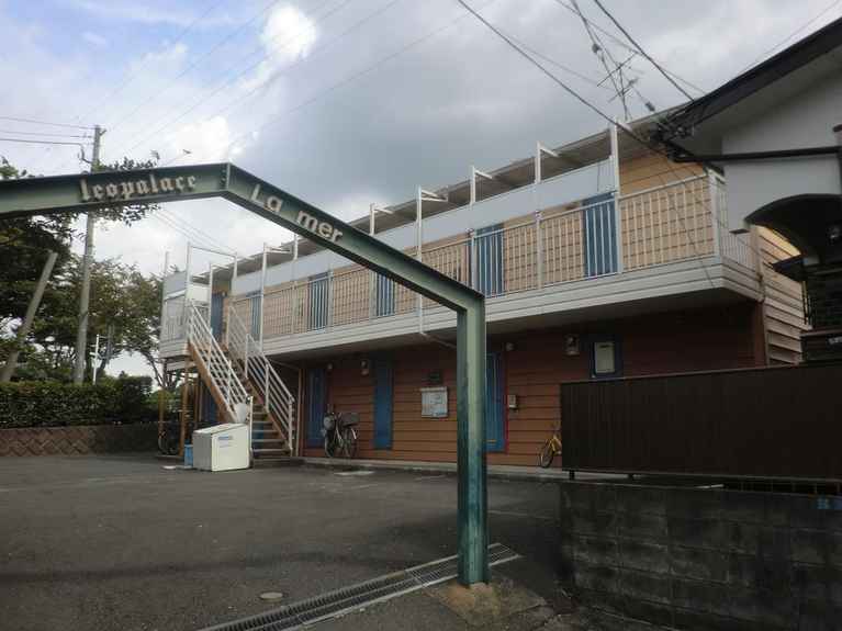 レオパレスラ・メール 外観