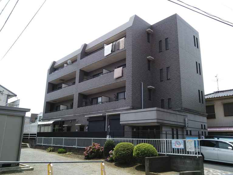 セリーヌ 外観