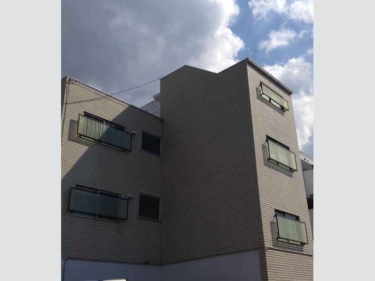 デラこもね 外観