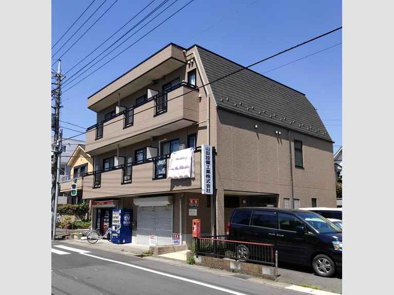 ブルースカイ 外観